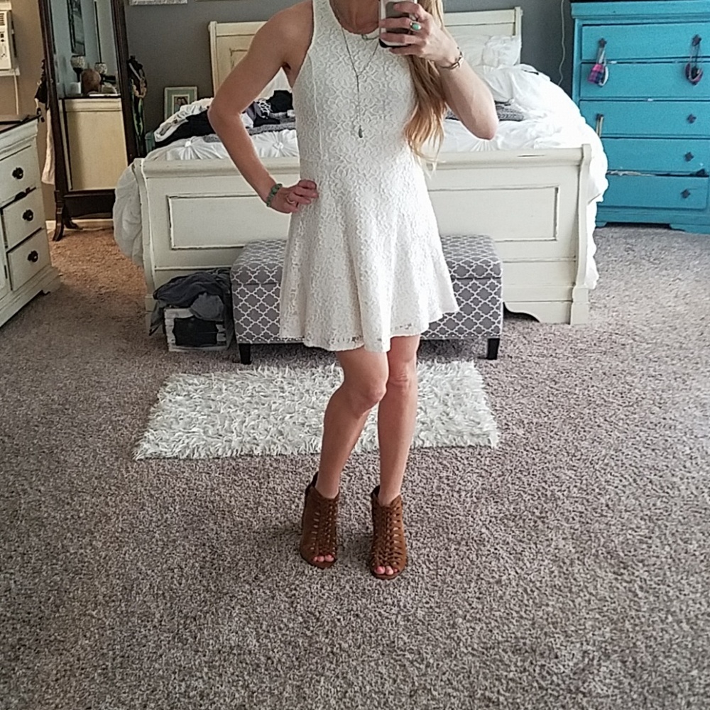 ❤ Hollister Ivory Lace Open Back Skater Dress ❤
